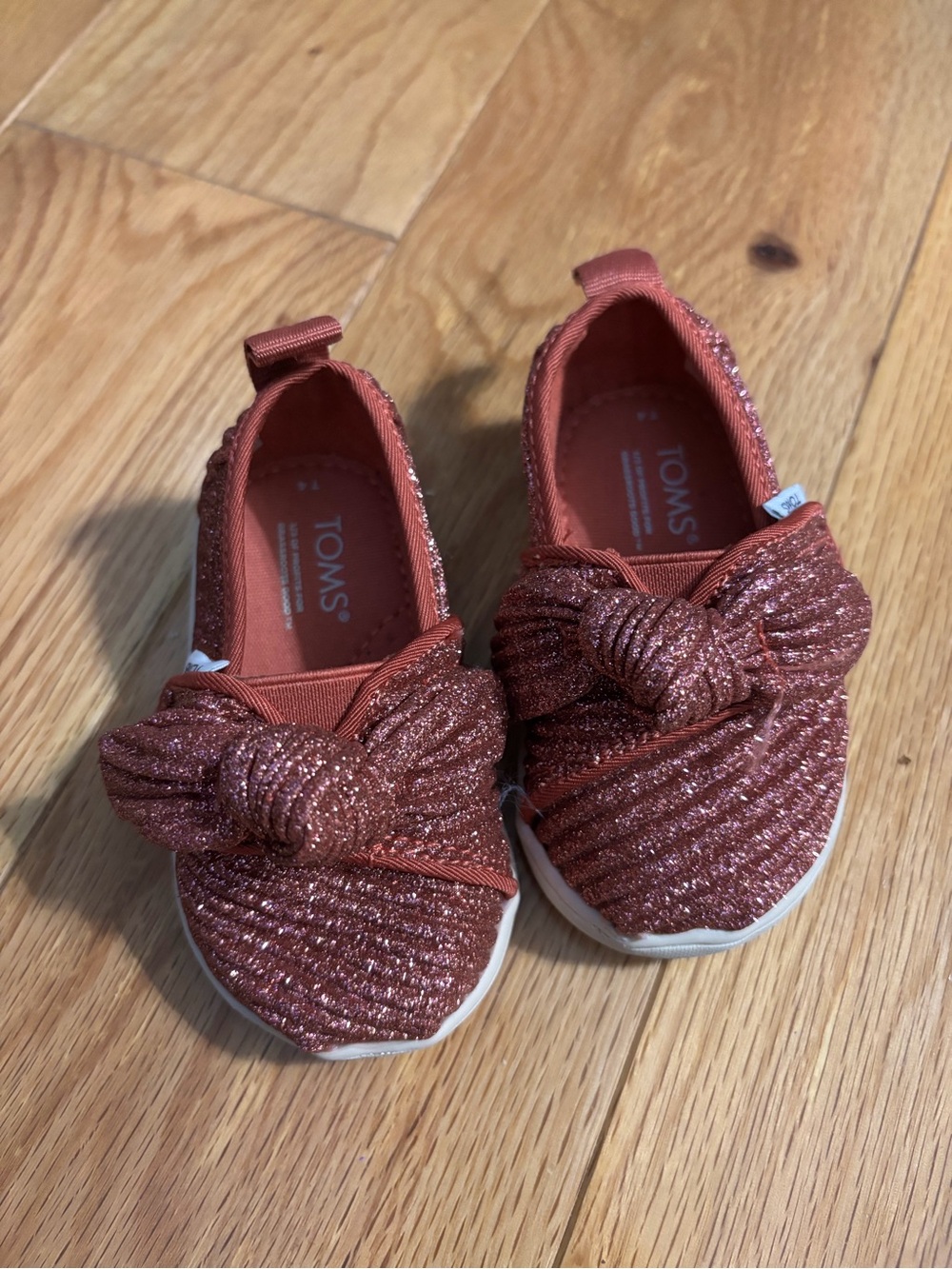 TOMS Kids Glitter Knot Slip-On Sneakers